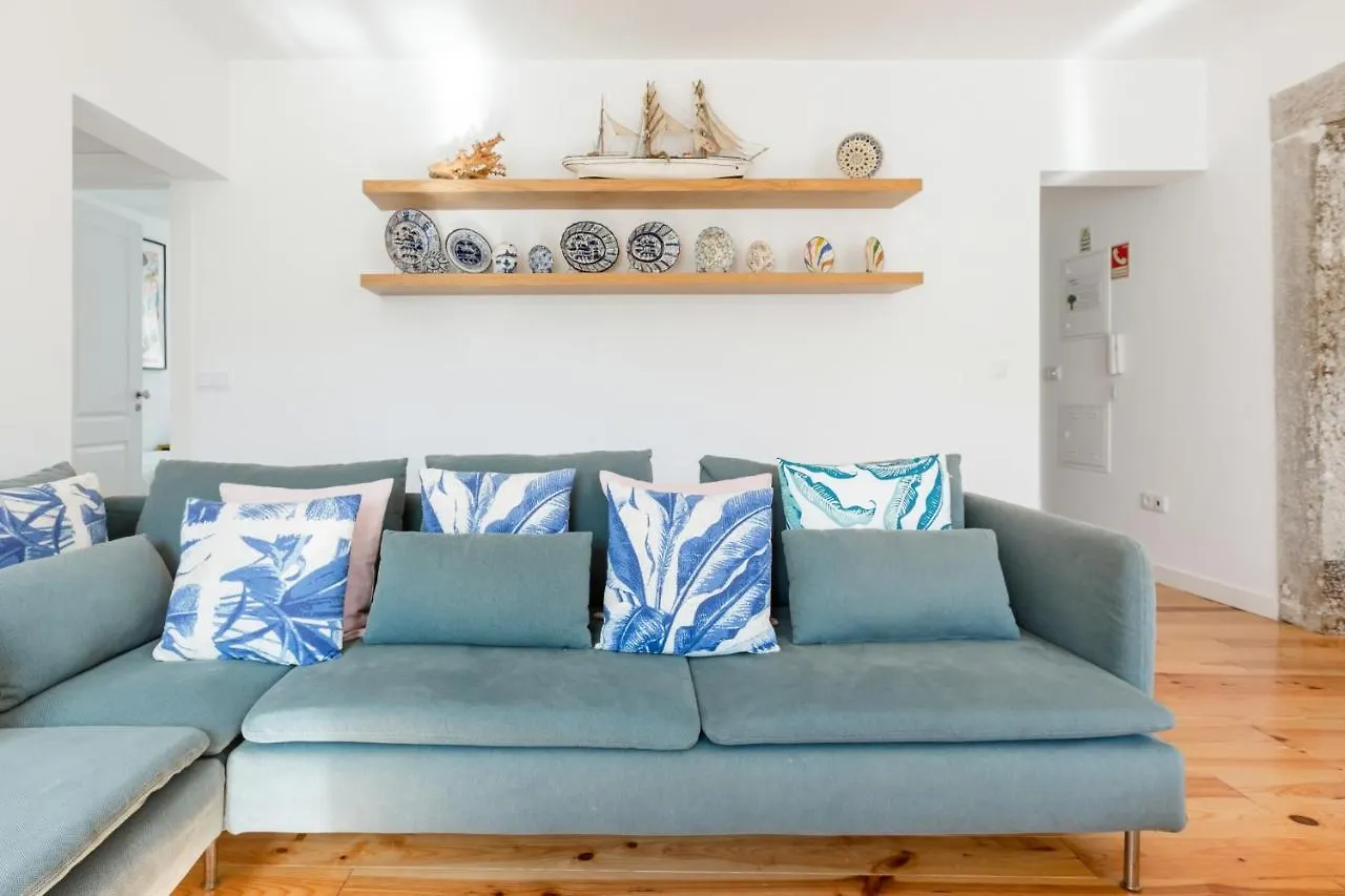 Alfama Terrace: Historic Charm with River Views Lisbon Apartment
