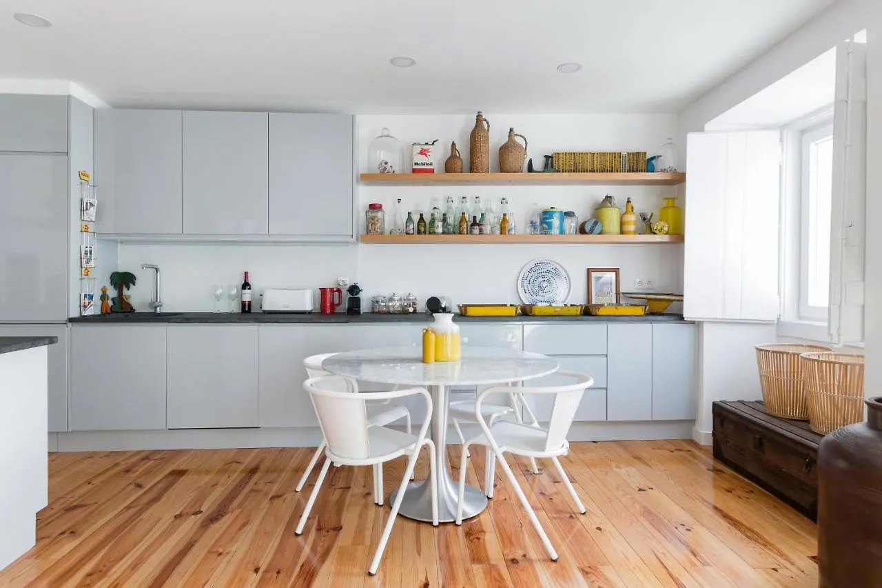 Apartment Alfama Terrace: Historic Charm with River Views Lisbon