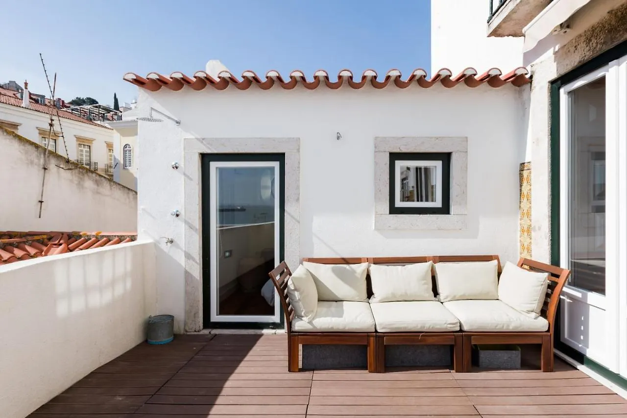 ליסבון Alfama Terrace Best River And Historic City View Spacious And Charming Ground Floor 18Th Century Building