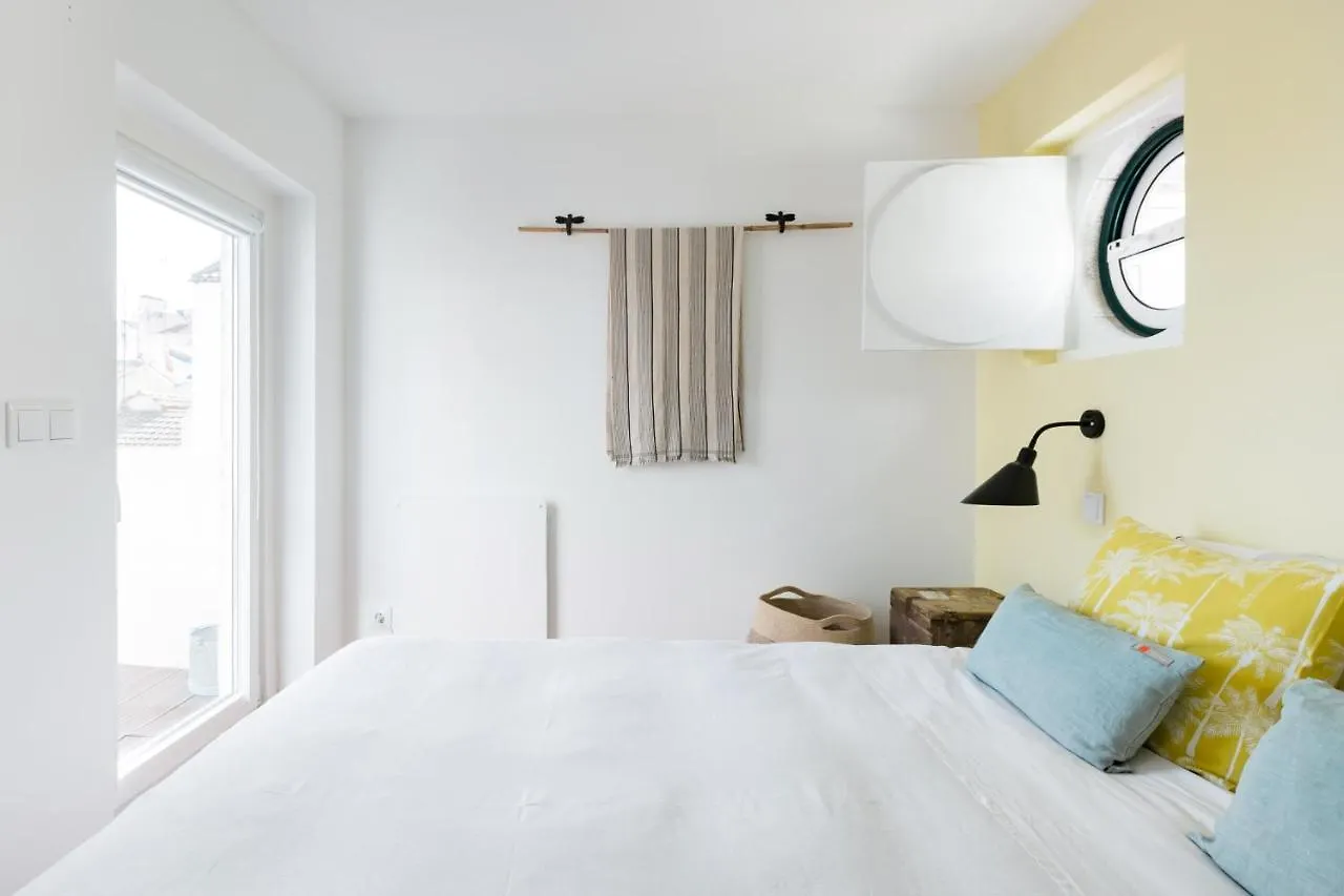 דירה ליסבון Alfama Terrace Best River And Historic City View Spacious And Charming Ground Floor 18Th Century Building