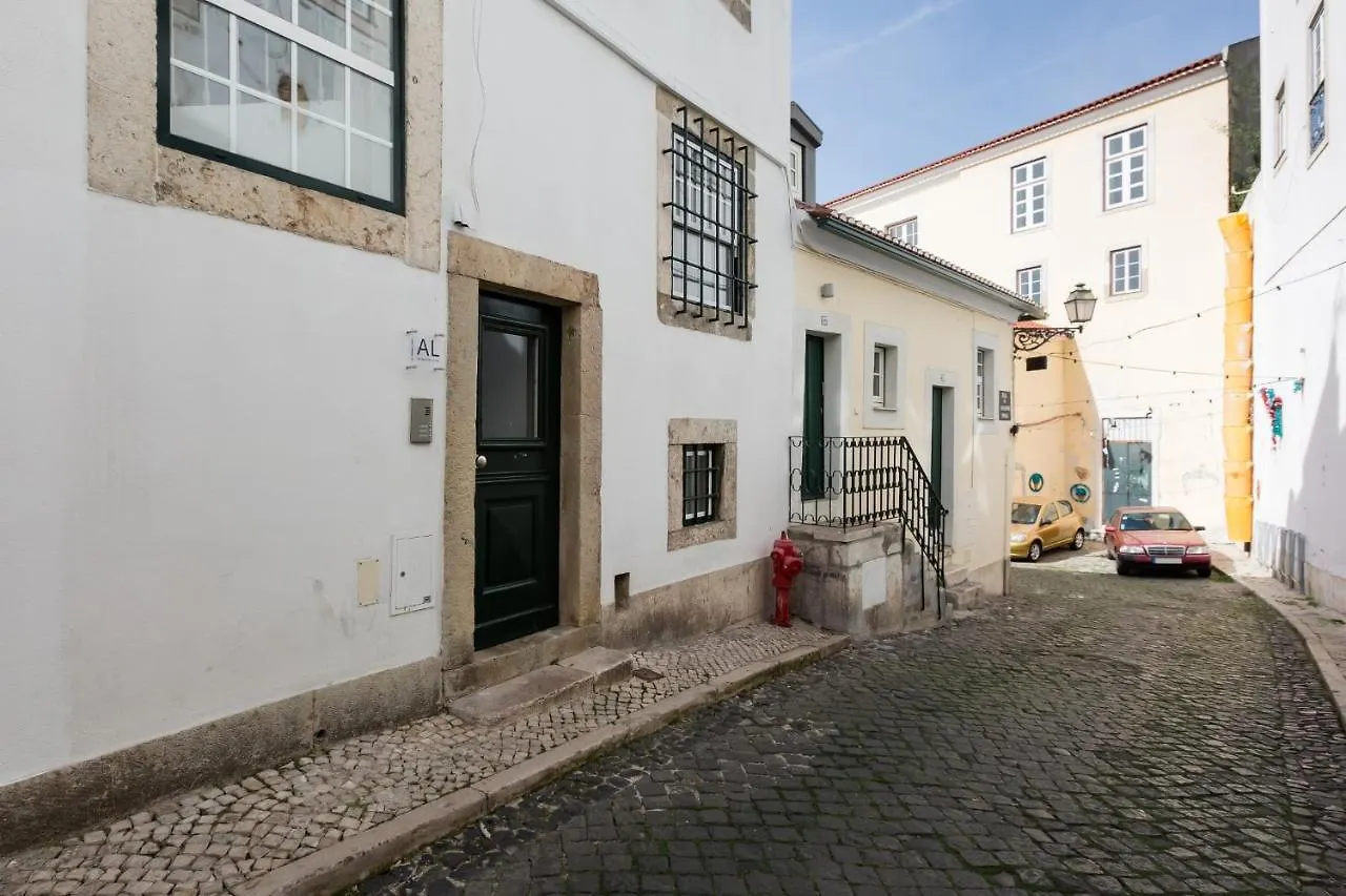 דירה ליסבון Alfama Terrace Best River And Historic City View Spacious And Charming Ground Floor 18Th Century Building